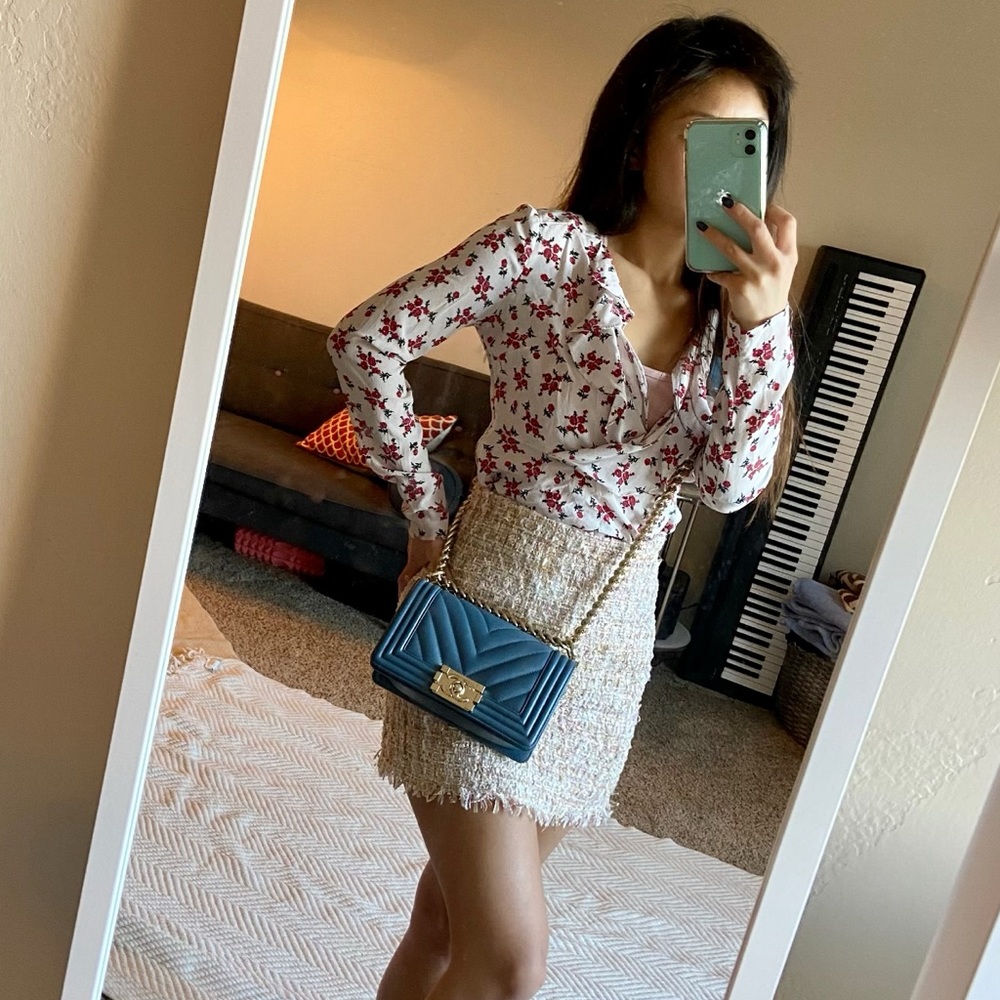 Chanel Small Chevron Boy Bag - Picture 5 of 15